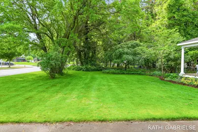 379 S Lake Avenue, Spring Lake, MI 49456 - Photo 12