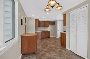 403 S Wisner St, Jackson, MI 49203 - Photo 6