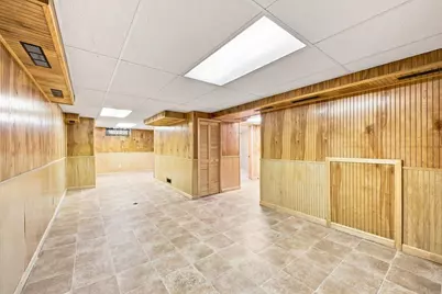 815 S Marias Avenue, Clawson, MI 48017 - Photo 22