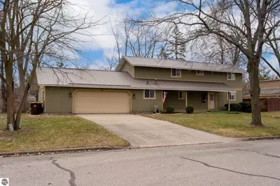 1410 E Bennett Avenue, Mount Pleasant, MI 48858 - Photo 1