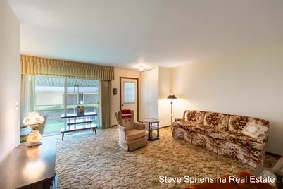 627 Carriage Lane, Jenison, MI 49428 - Photo 8
