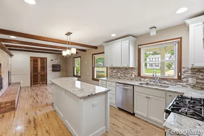 3520 Chamberlain Avenue SE, Grand Rapids, MI 49508 - Photo 2
