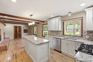 3520 Chamberlain Ave SE, Grand Rapids, MI 49508 - Photo 2