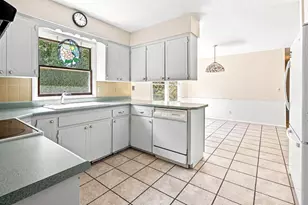 1436 St Joseph Cir, Saint Joseph, MI 49085 - Photo 10