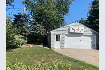 147 W 29th Street, Holland, MI 49423 - Photo 2