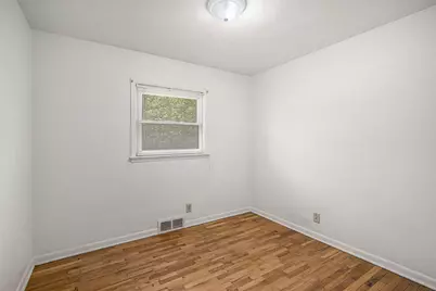 5215 E S Avenue, Vicksburg, MI 49097 - Photo 12