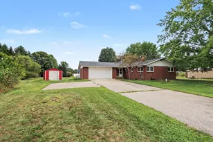 411 Walden Dr, Otsego, MI 49078 - Photo 2