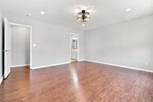 4734 Pleasant Meadow Circle, Saint Joseph, MI 49085 - Photo 14
