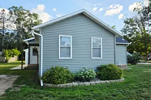 363 Garfield St, Otsego, MI 49078 - Photo 2