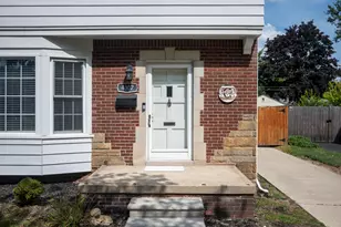 4302 Arlington Dr, Royal Oak, MI 48073 - Photo 2
