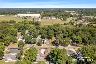 317 W Montcalm St, Greenville, MI 48838 - Photo 22