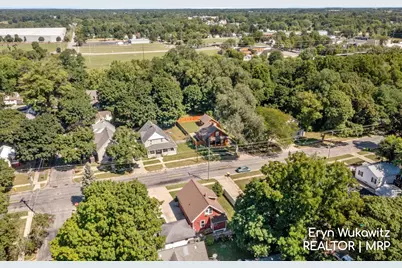 317 W Montcalm Street, Greenville, MI 48838 - Photo 10
