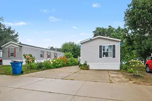 14504 Winding Creek Ln, West Olive, MI 49460 - Photo 2
