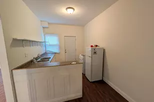 80 Clairmount Ave, Detroit, MI 48202 - Photo 10