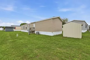 1301 Shadowridge Dr, Wayland, MI 49348 - Photo 4