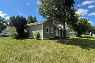 421 W Railroad St, Dowagiac, MI 49047 - Photo 1
