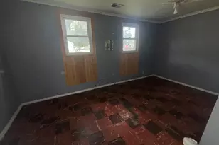 421 W Railroad St, Dowagiac, MI 49047 - Photo 12