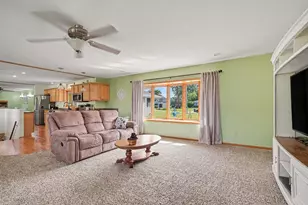 12996 Bayview Dr, Vicksburg, MI 49097 - Photo 6