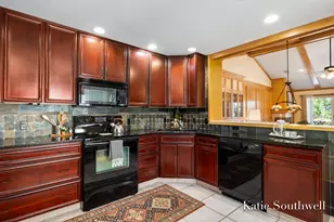 2116 Shetland Dr NE, Grand Rapids, MI 49505 - Photo 14