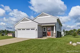 2809 Ivy Ln, Middleville, MI 49333 - Photo 2