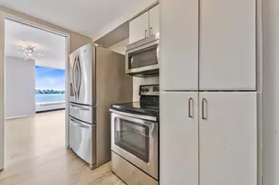 8200 E Jefferson Ave, Detroit, MI 48214 - Photo 24