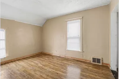 549 E Britain Avenue, Benton Harbor, MI 49022 - Photo 12