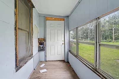 549 E Britain Avenue, Benton Harbor, MI 49022 - Photo 2