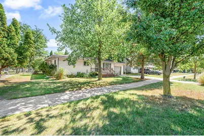 623 Lilac Avenue, Big Rapids, MI 49307 - Photo 4