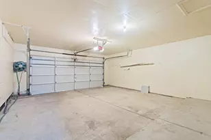 10 Oxford Ct, Dearborn, MI 48124 - Photo 24