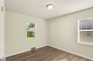 70 Seivour Ave, Battle Creek, MI 49037 - Photo 12