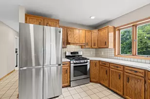 2630 Glencairin Dr NW, Grand Rapids, MI 49504 - Photo 18