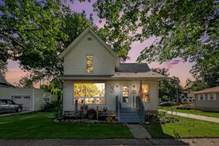 812 6th Ave, Lake Odessa, MI 48849 - Photo 2
