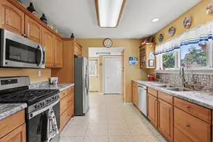 812 6th Ave, Lake Odessa, MI 48849 - Photo 10