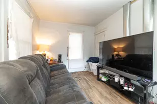 62 Fairview Ave, Battle Creek, MI 49017 - Photo 2