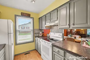 3250 Oxford Dr SE, Kentwood, MI 49512 - Photo 4