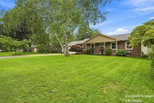 1502 Ridgewood Dr, Jenison, MI 49428 - Photo 2