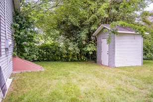 227 Cornelia St, Benton Harbor, MI 49022 - Photo 18
