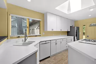 130 Waupakisco Beach, Battle Creek, MI 49015 - Photo 8