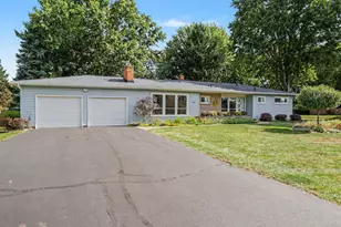 336 Lakeshore Dr, Battle Creek, MI 49015 - Photo 1