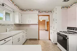 336 Lakeshore Dr, Battle Creek, MI 49015 - Photo 6