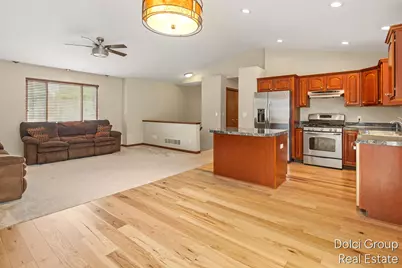 303 Regent Street SE, Grand Rapids, MI 49548 - Photo 4