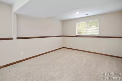 303 Regent Street SE, Grand Rapids, MI 49548 - Photo 10