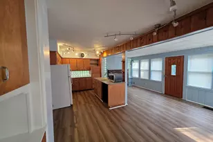 224 N Clinton St, Charlotte, MI 48813 - Photo 8
