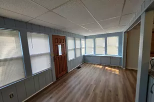 224 N Clinton St, Charlotte, MI 48813 - Photo 4