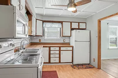 703 Best Street, Vicksburg, MI 49097 - Photo 6