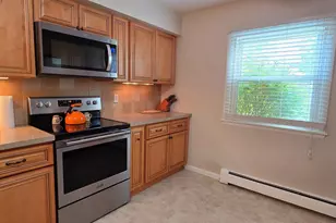 819 Elm St, Manistee, MI 49660 - Photo 10