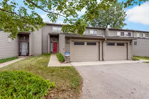 605 Watersedge Dr, Ann Arbor, MI 48105 - Photo 4