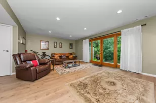 605 Watersedge Dr, Ann Arbor, MI 48105 - Photo 8
