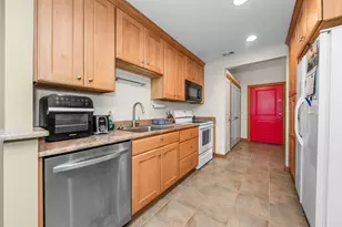 605 Watersedge Dr, Ann Arbor, MI 48105 - Photo 14