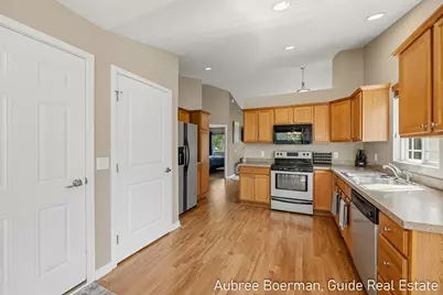6440 Stoney Creek Court, Hudsonville, MI 49426 - Photo 18